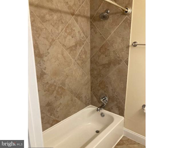4009 8TH STREET NE Unit: 2