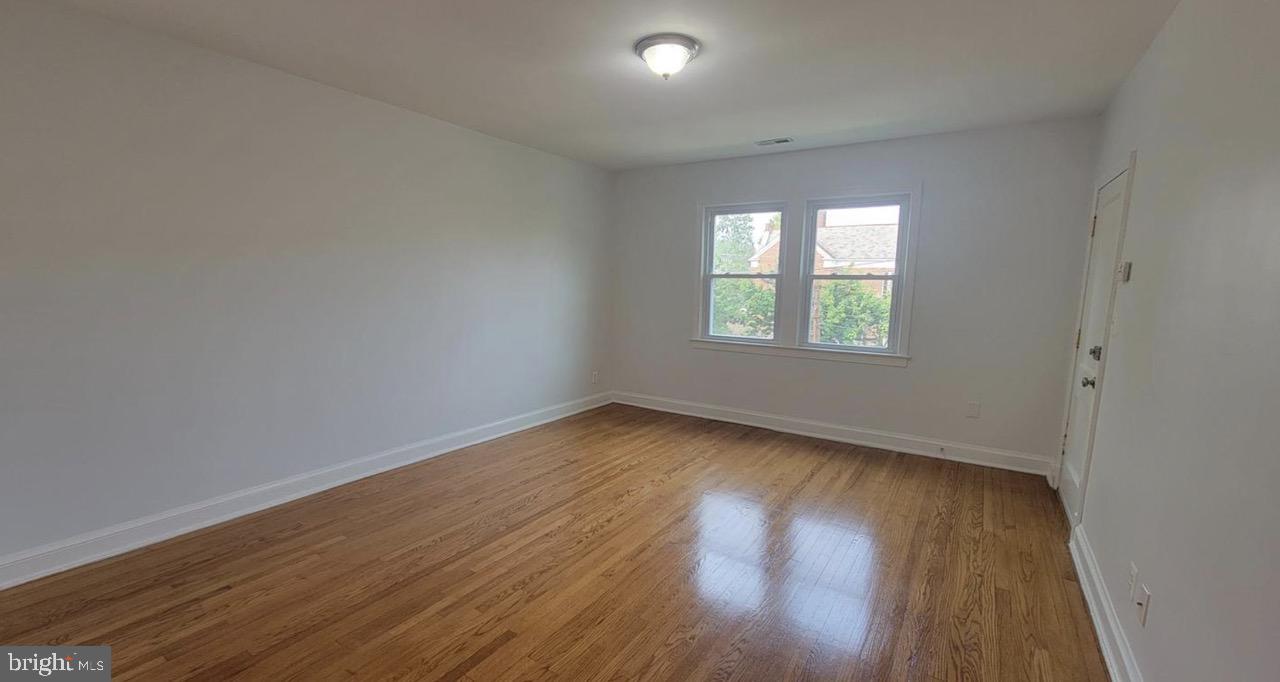 4009 8TH STREET NE Unit: 4