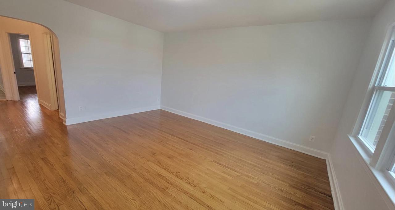 4009 8TH STREET NE Unit: 4