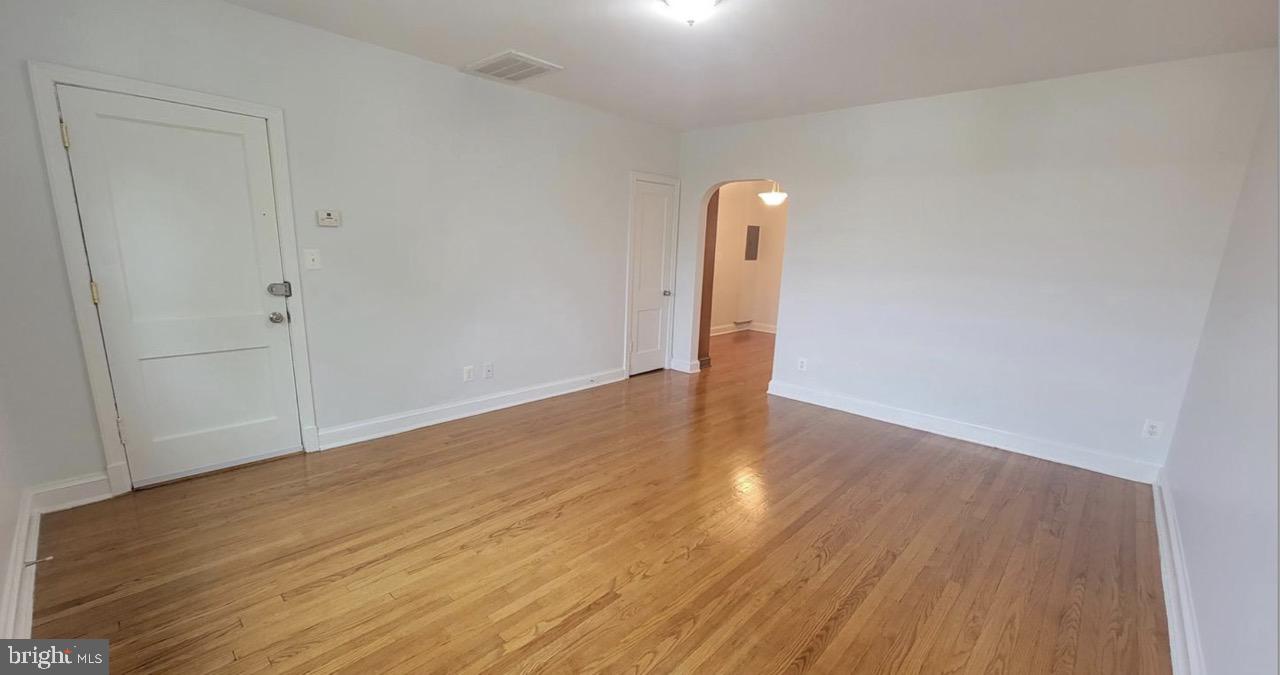 4009 8TH STREET NE Unit: 4