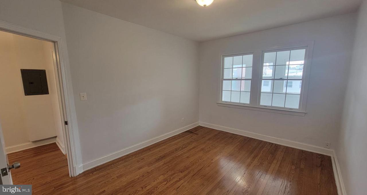 4009 8TH STREET NE Unit: 4