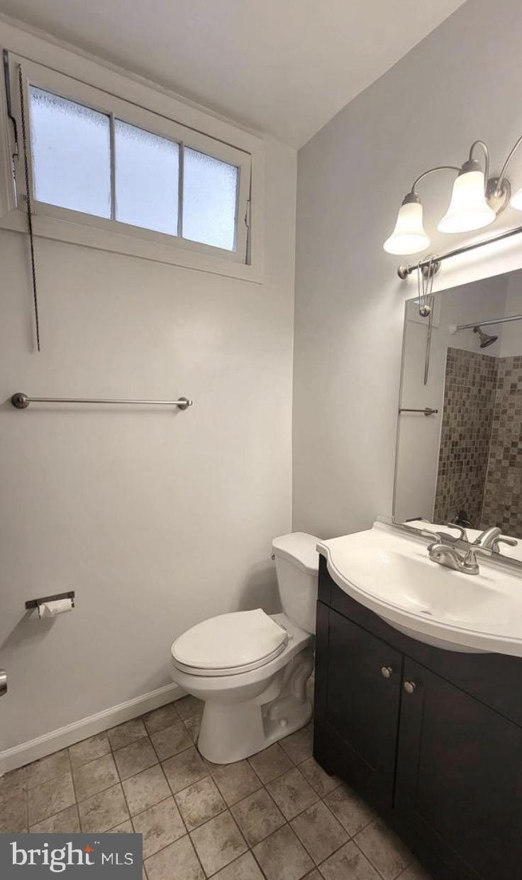 4009 8TH STREET NE Unit: 4