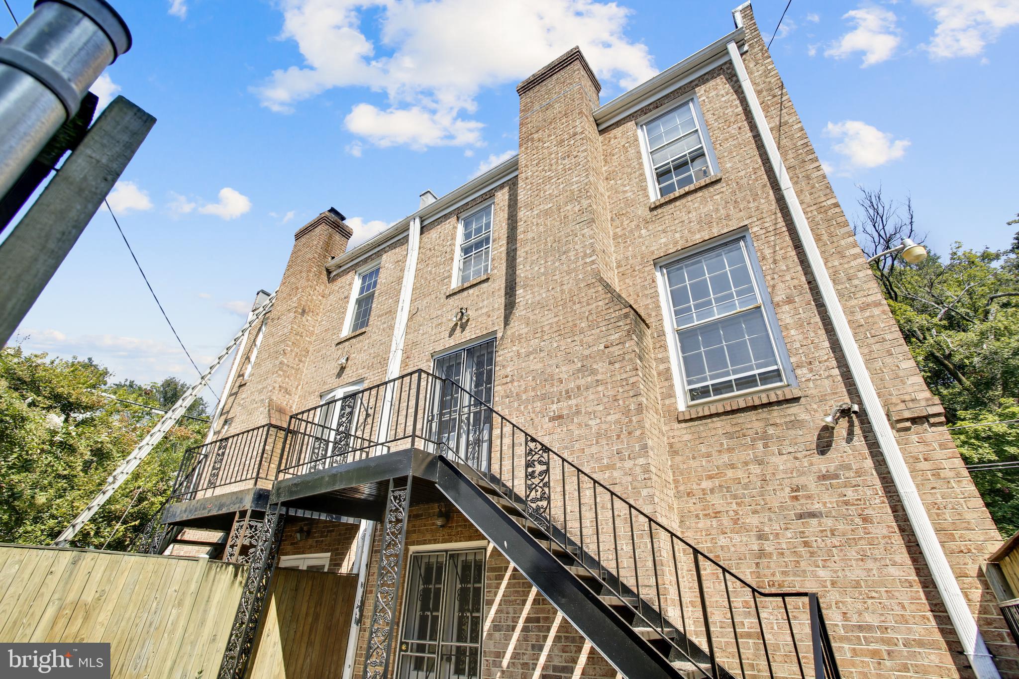 3508 WHITEHAVEN PARKWAY NW