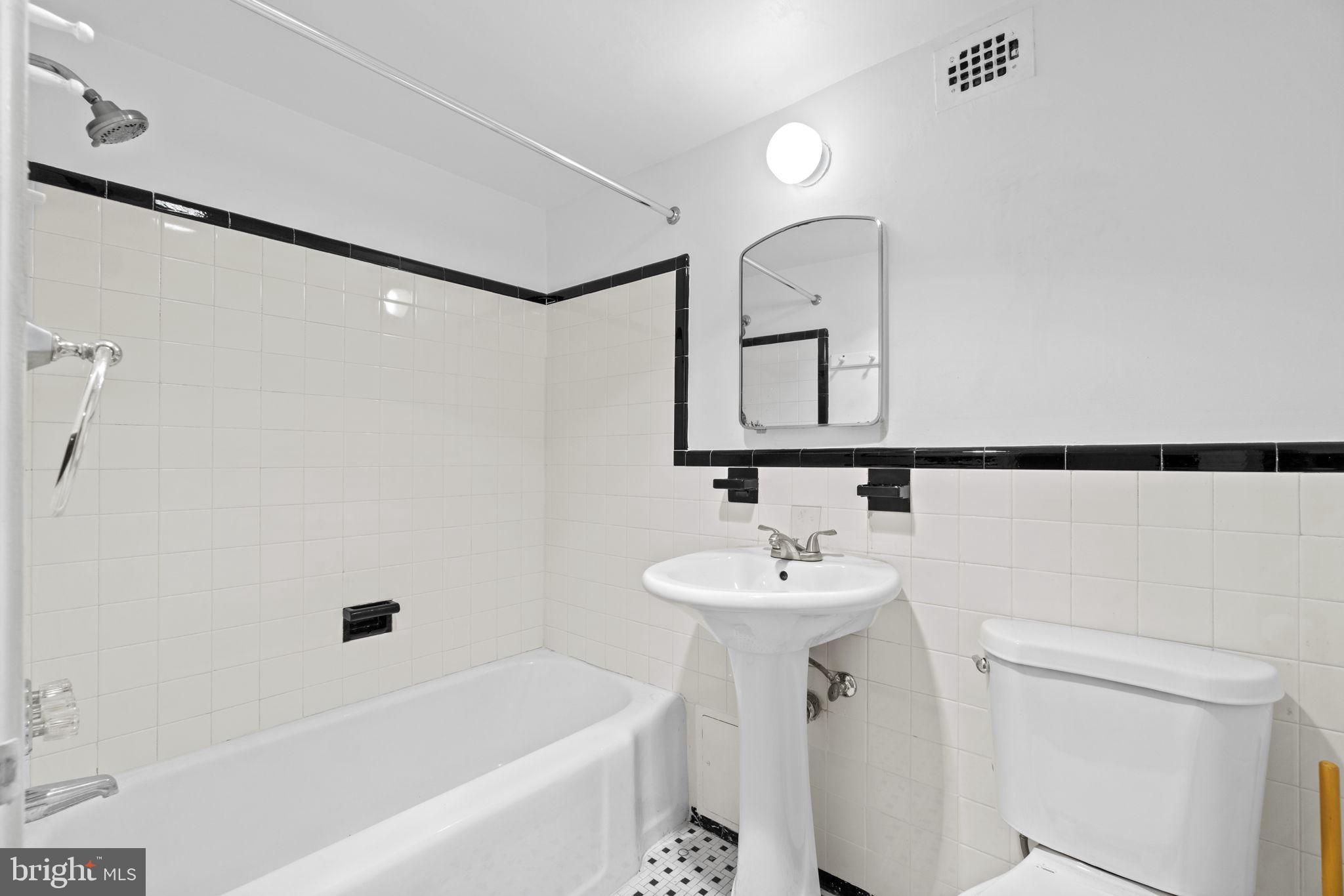 3601 Wisconsin Ave NW #106
