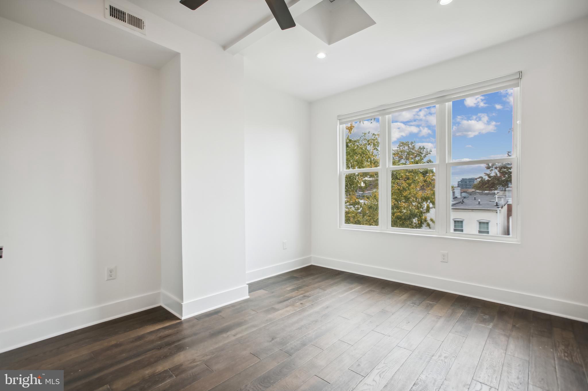 15 R STREET NE Unit: A