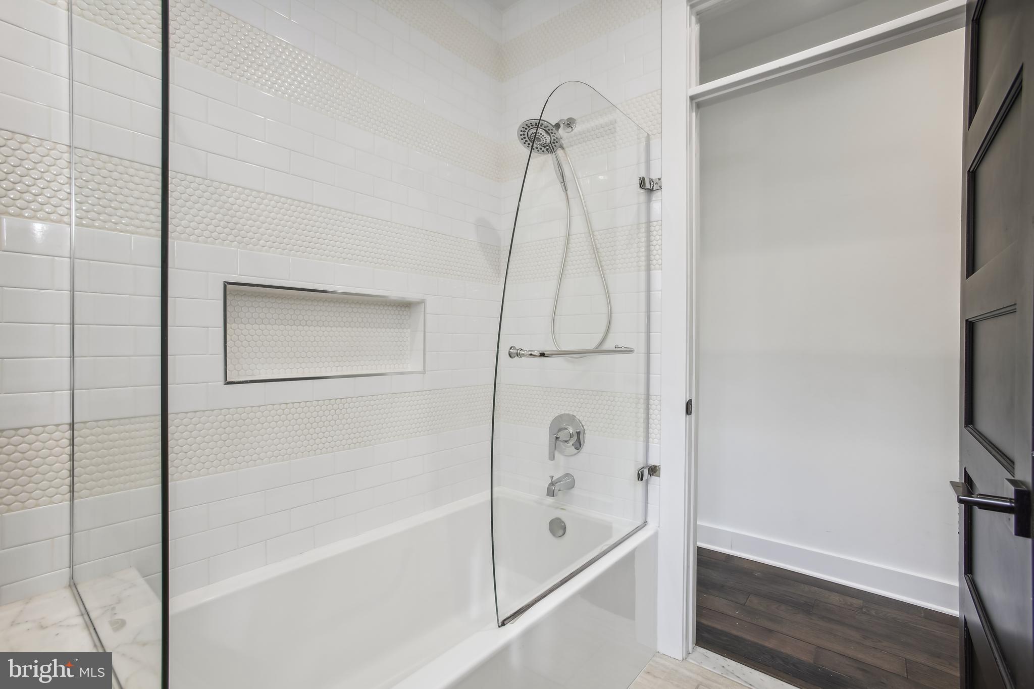15 R STREET NE Unit: A