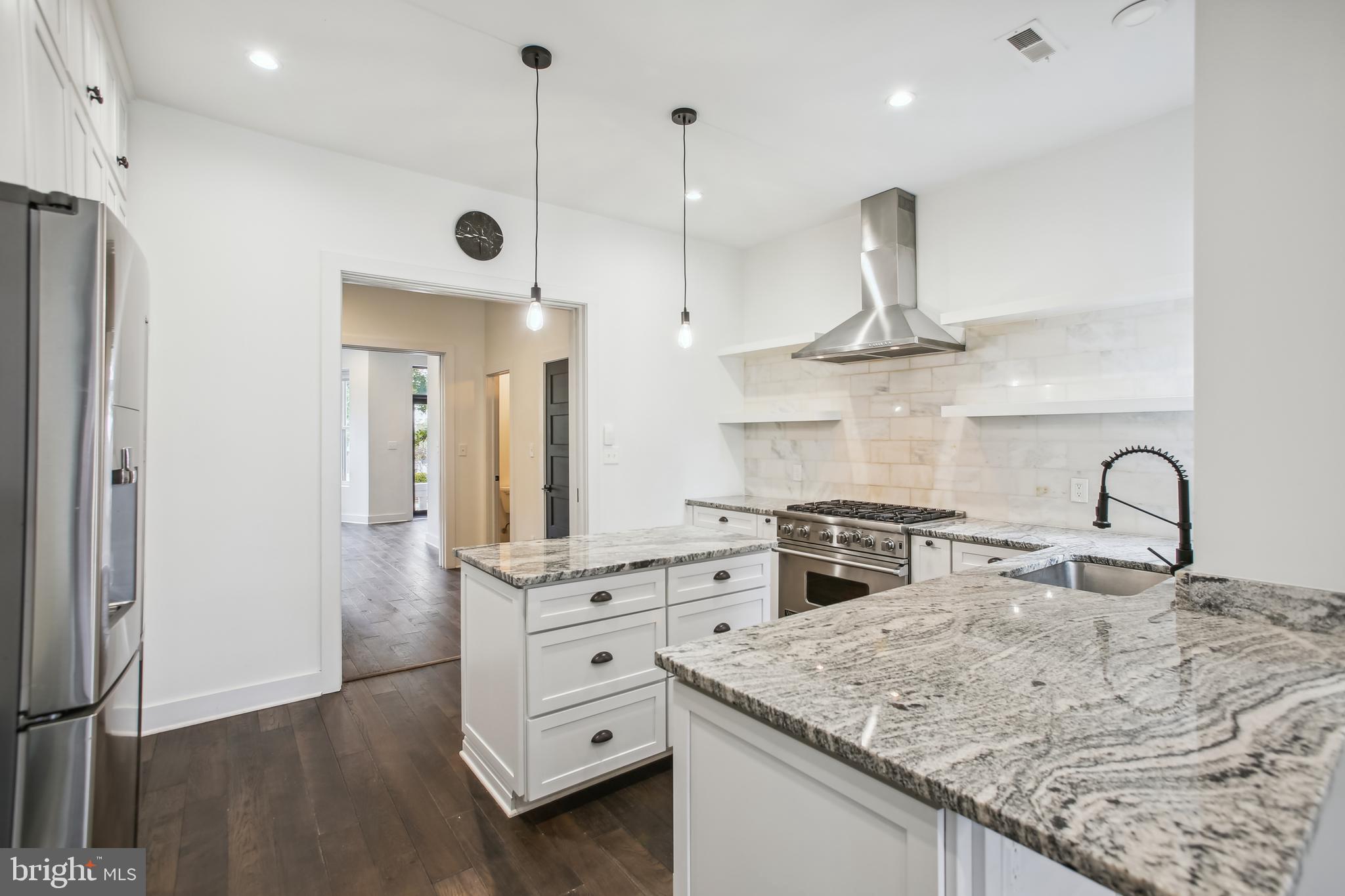 15 R STREET NE Unit: A