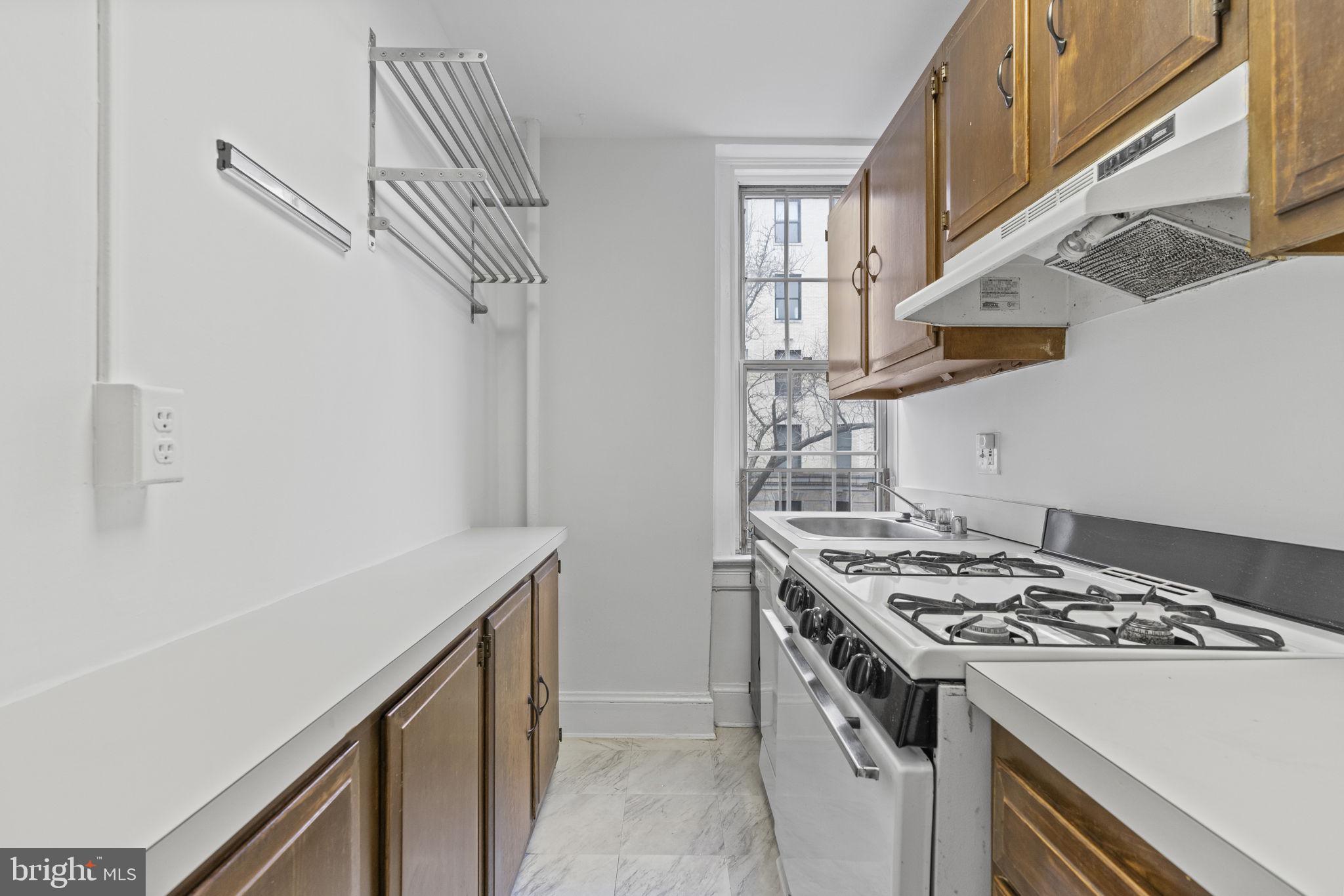 2227 20th St NW #302