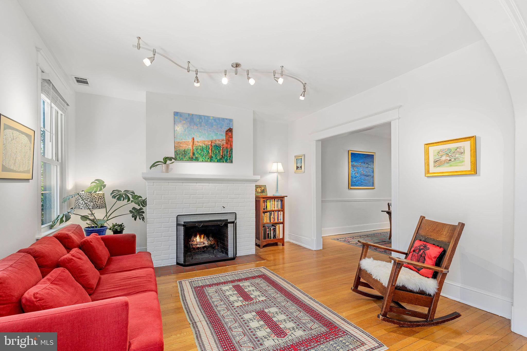 2132 37th St NW