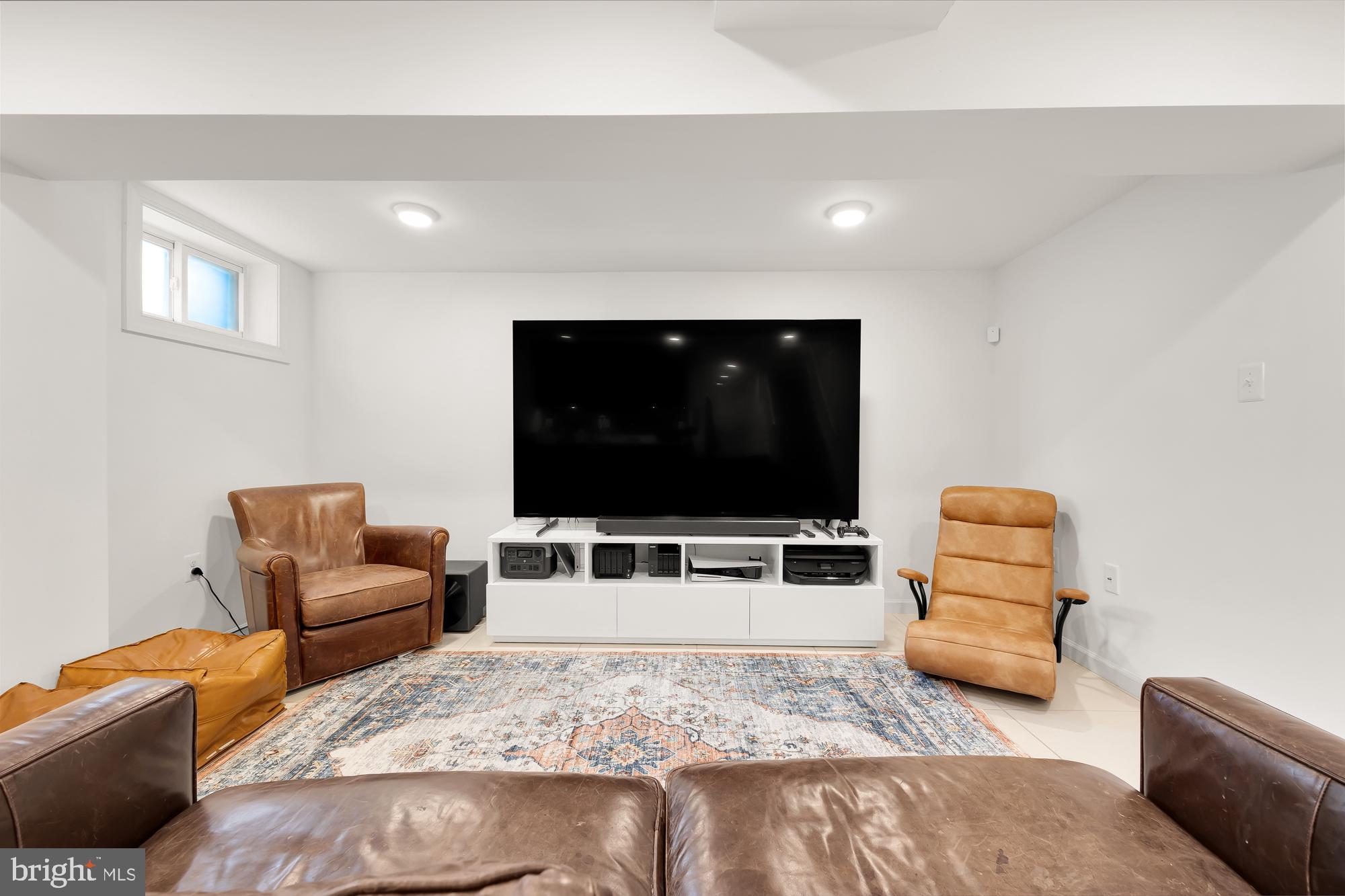827 Tuckerman St NW