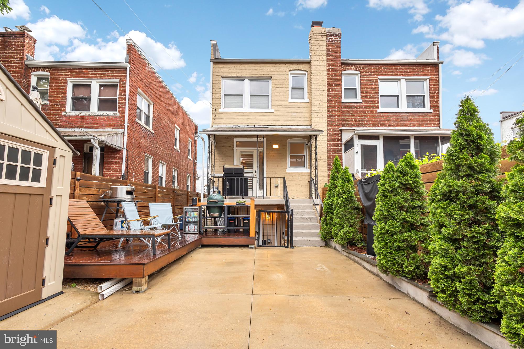 827 Tuckerman St NW
