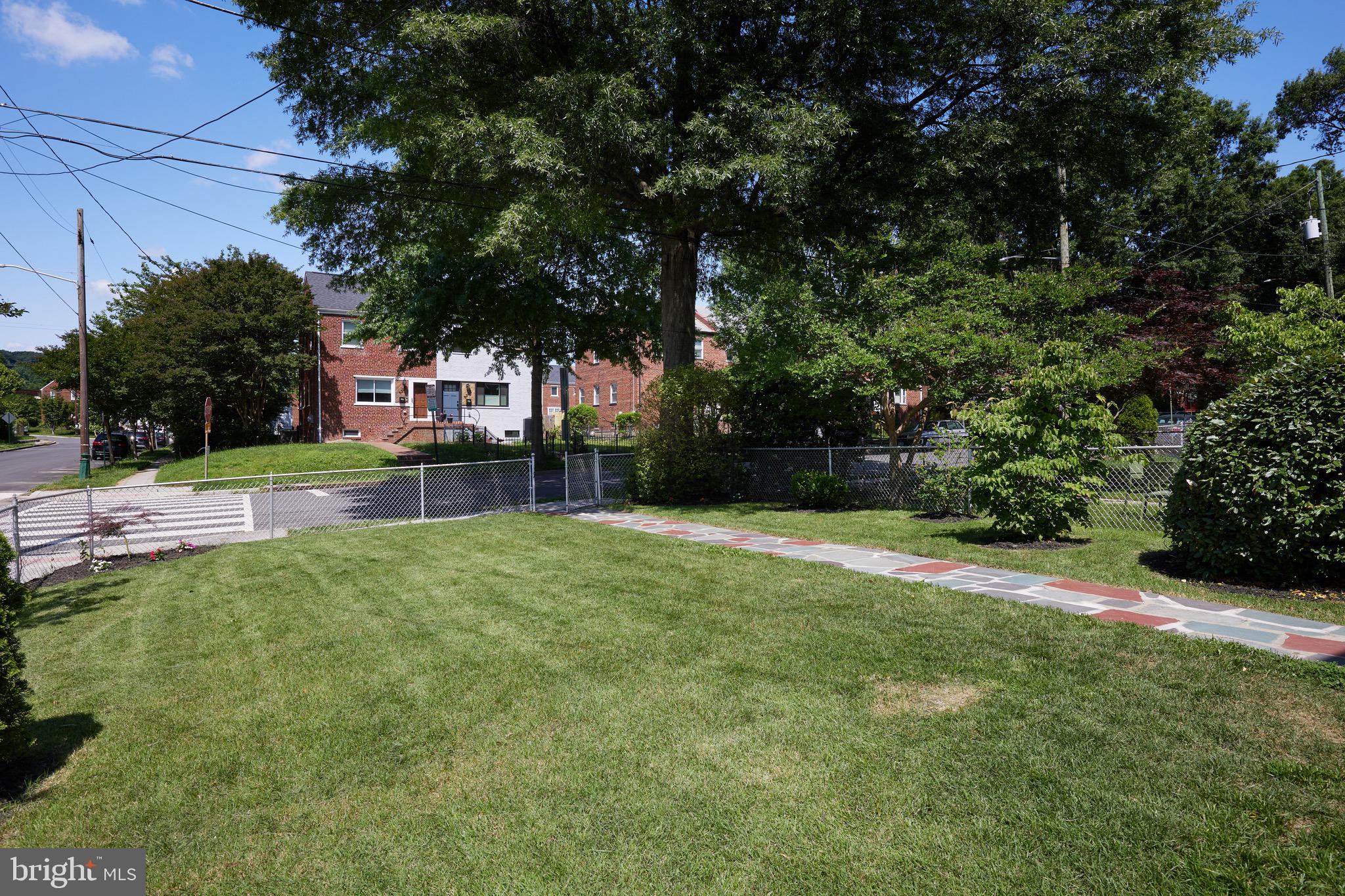 5001 11TH ST NE