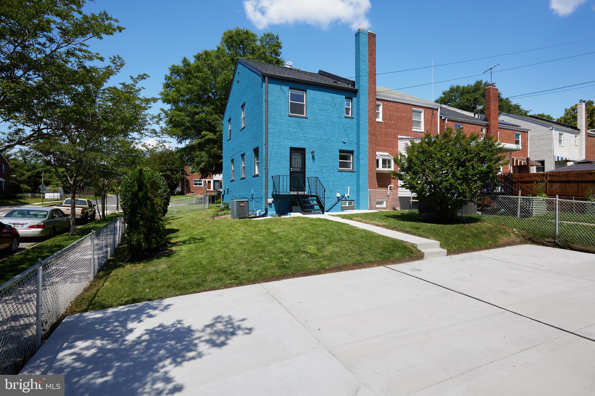 5001 11TH ST NE