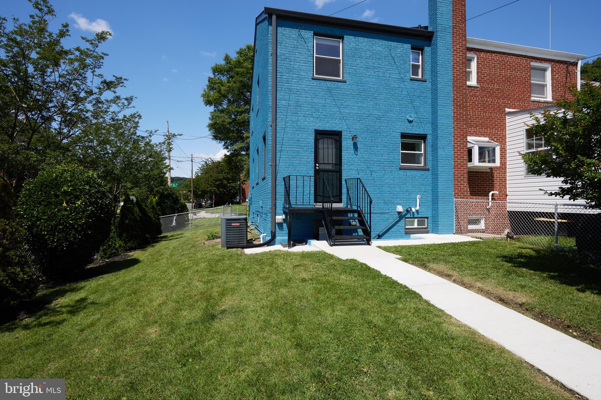 5001 11TH ST NE