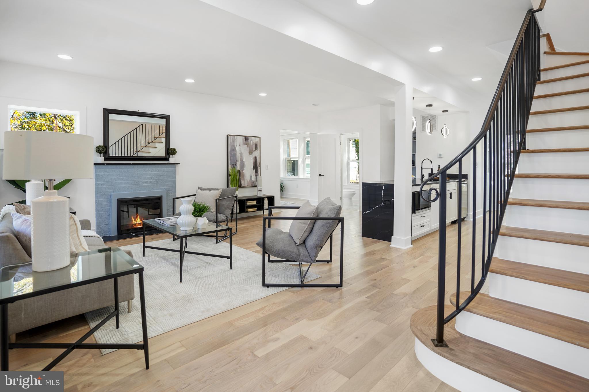 1303 Michigan Ave NE