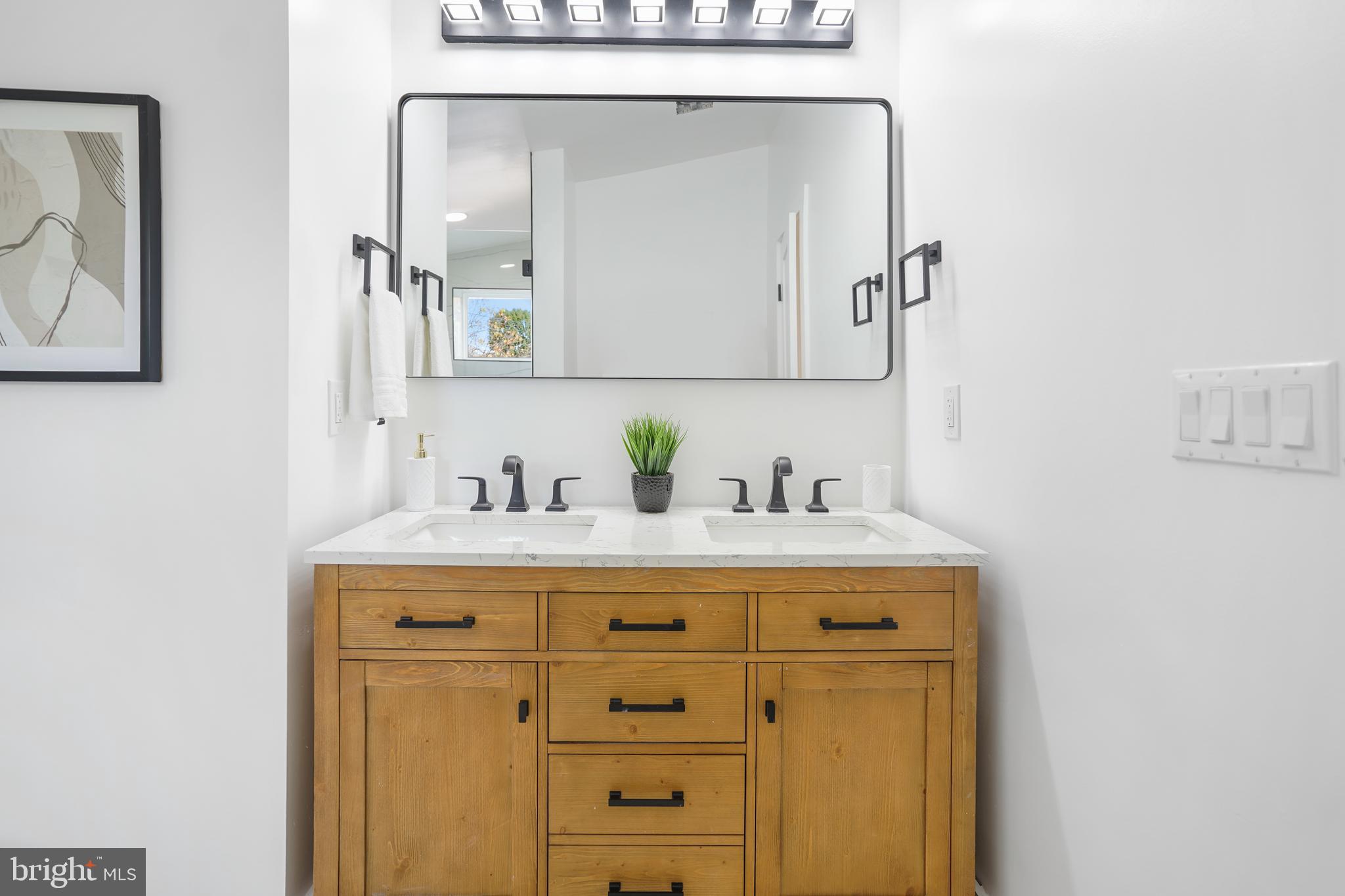 1303 Michigan Ave NE