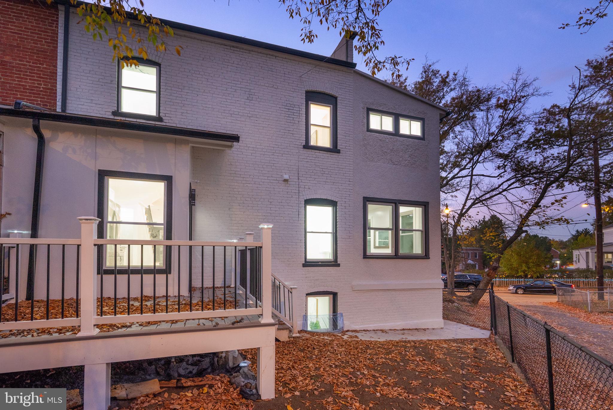 1303 Michigan Ave NE