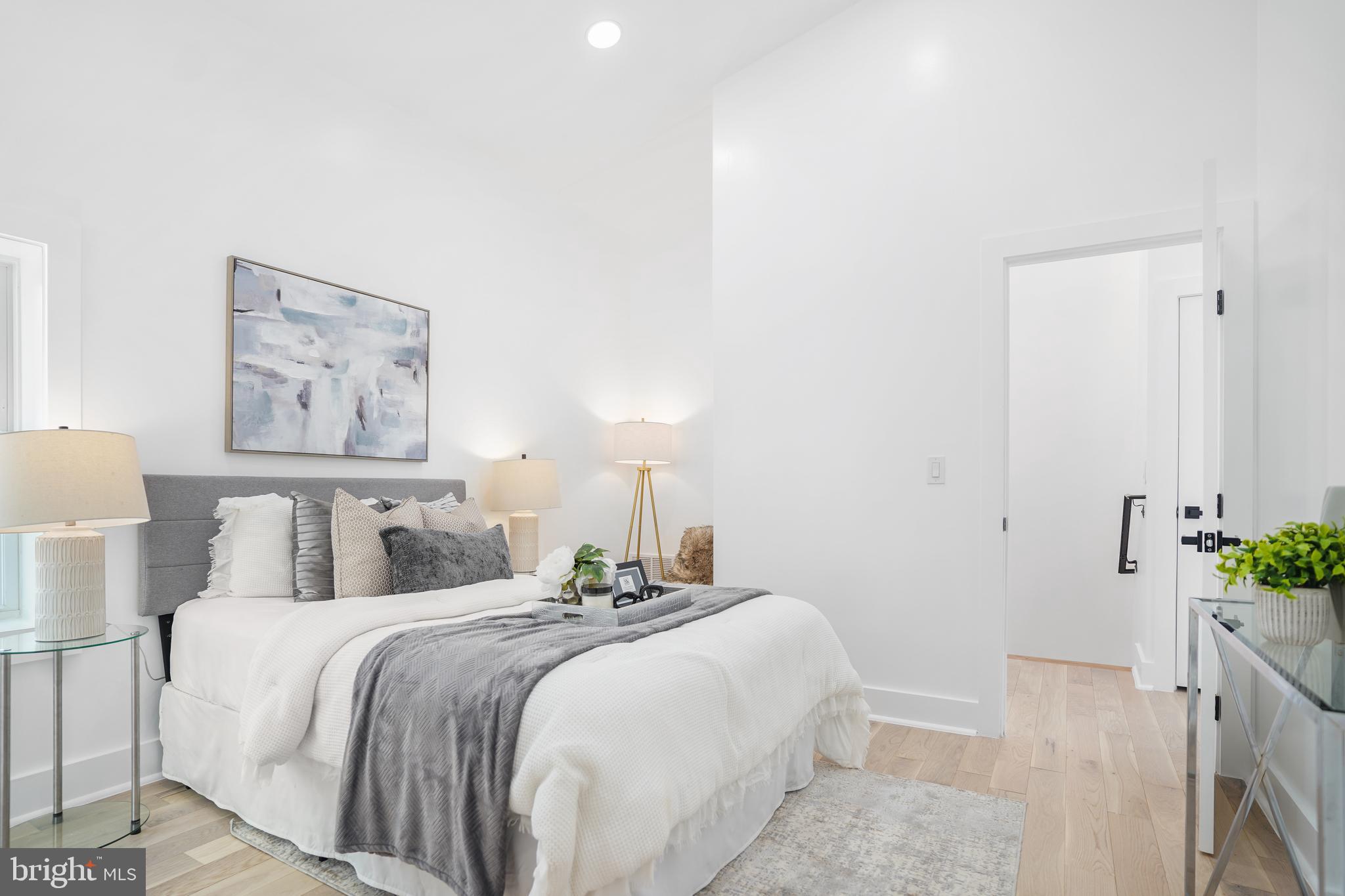 1303 Michigan Ave NE