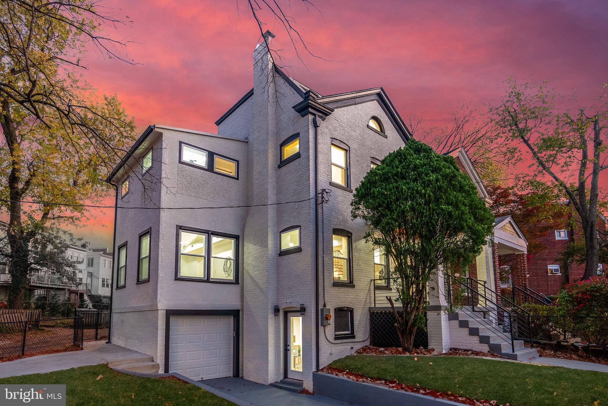 1303 Michigan Ave NE