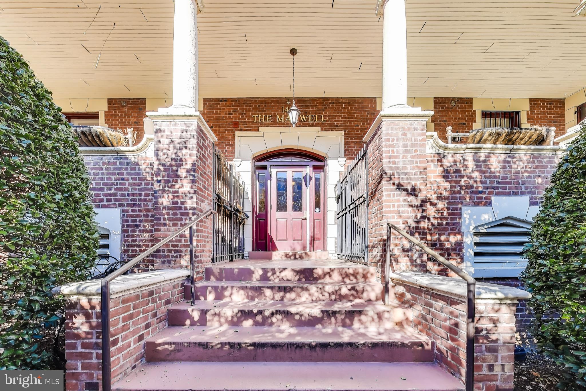 1419 Clifton St NW #302