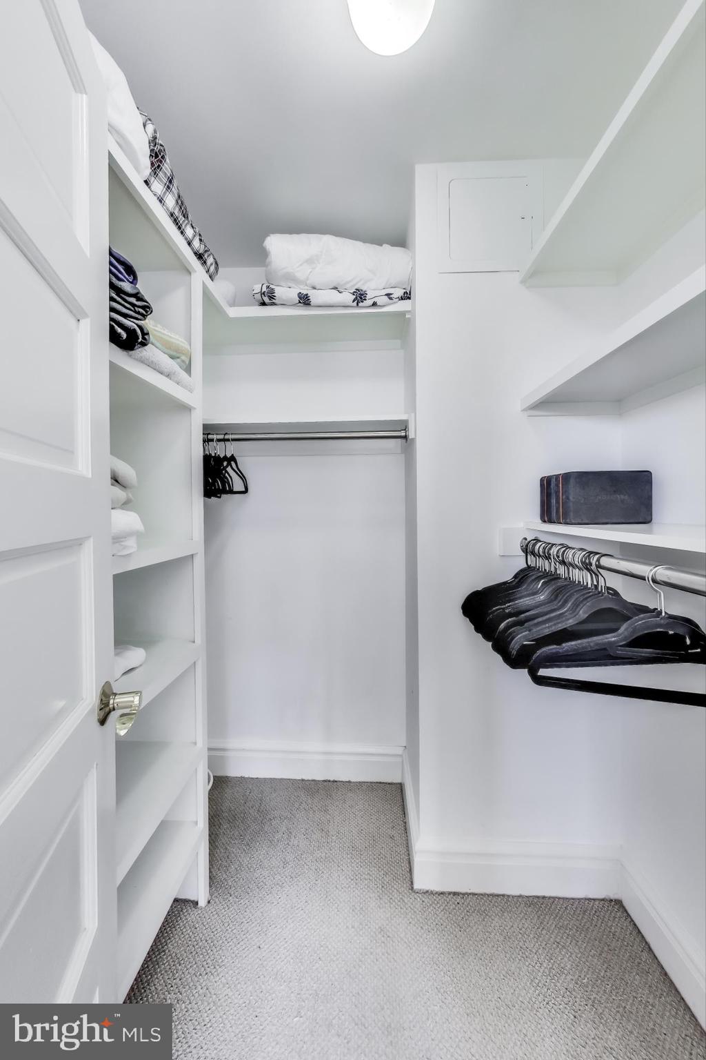 1419 Clifton St NW #302
