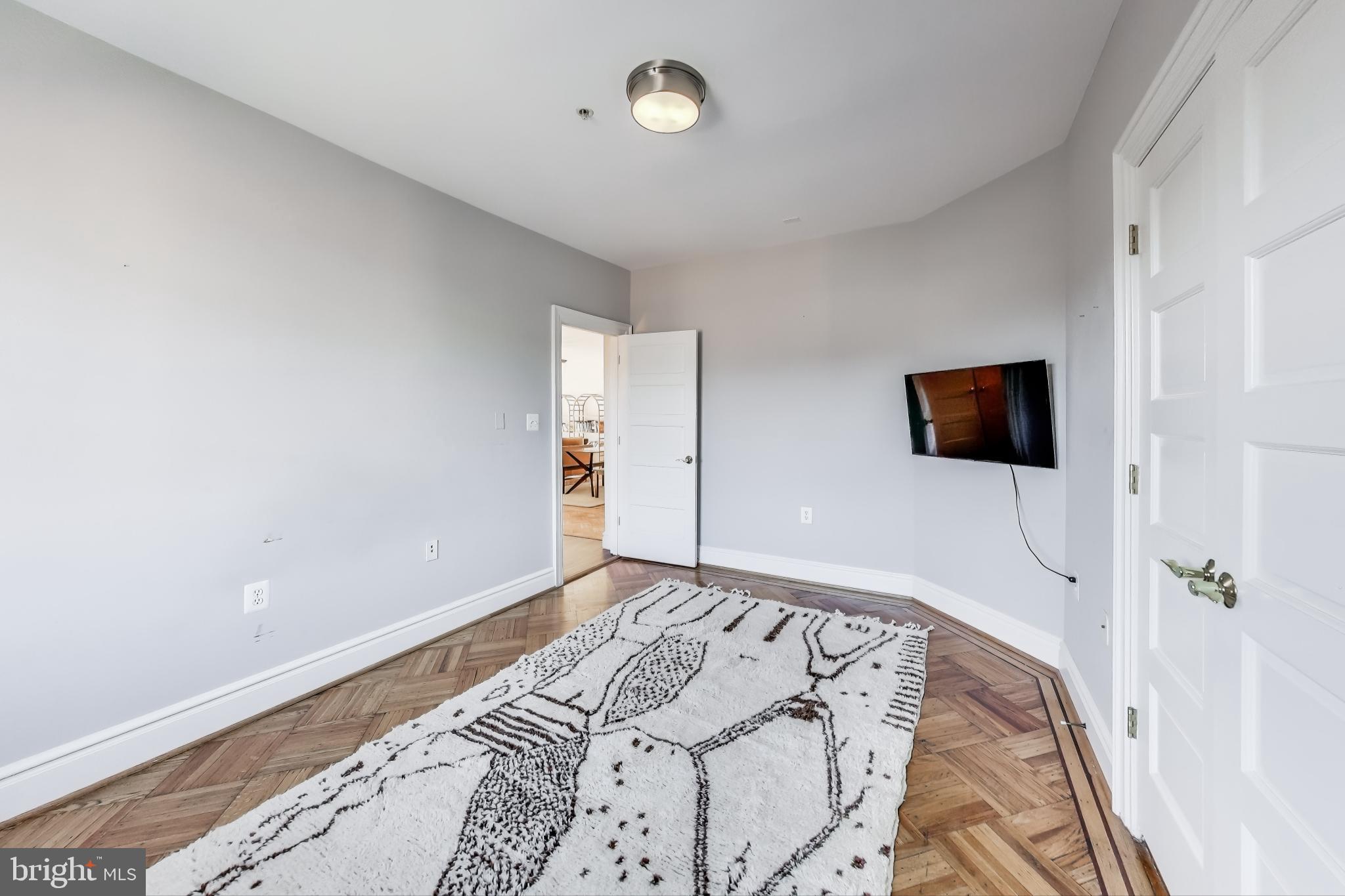 1419 Clifton St NW #302