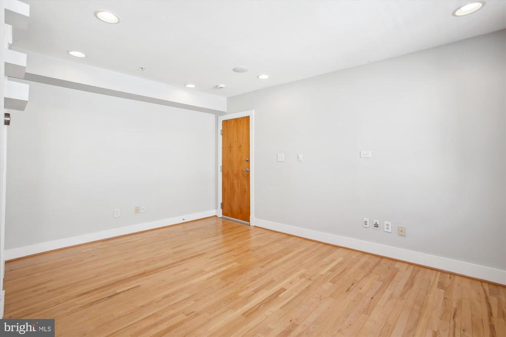 2600 SHERMAN AVE NW #301