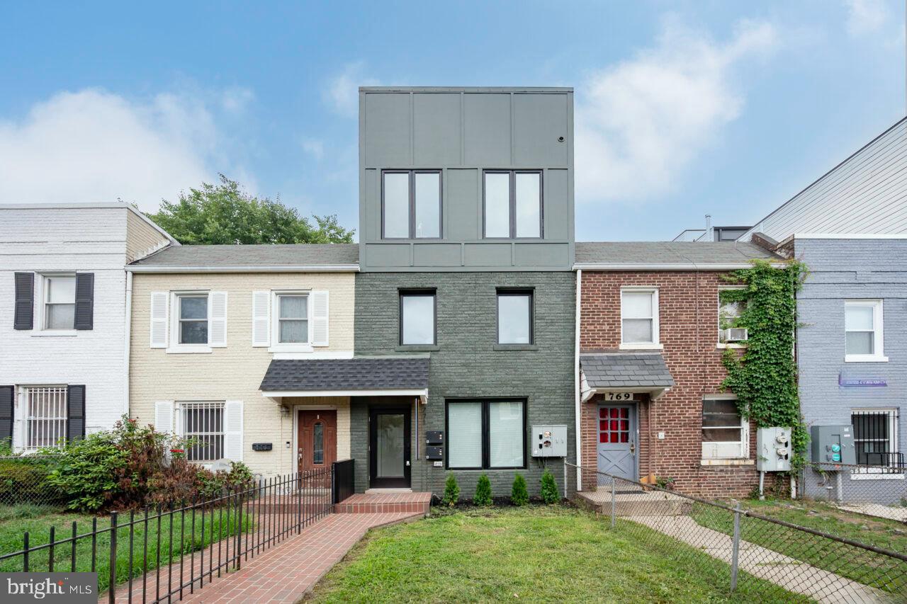 771 18TH STREET NE A