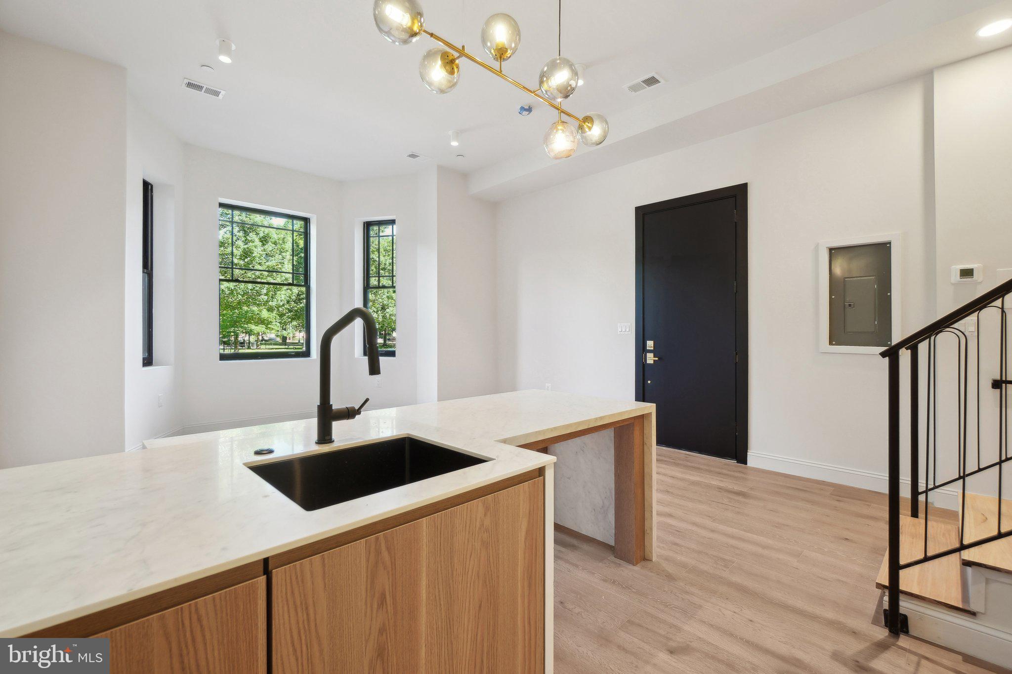 23 LOGAN CIRCLE NW 3