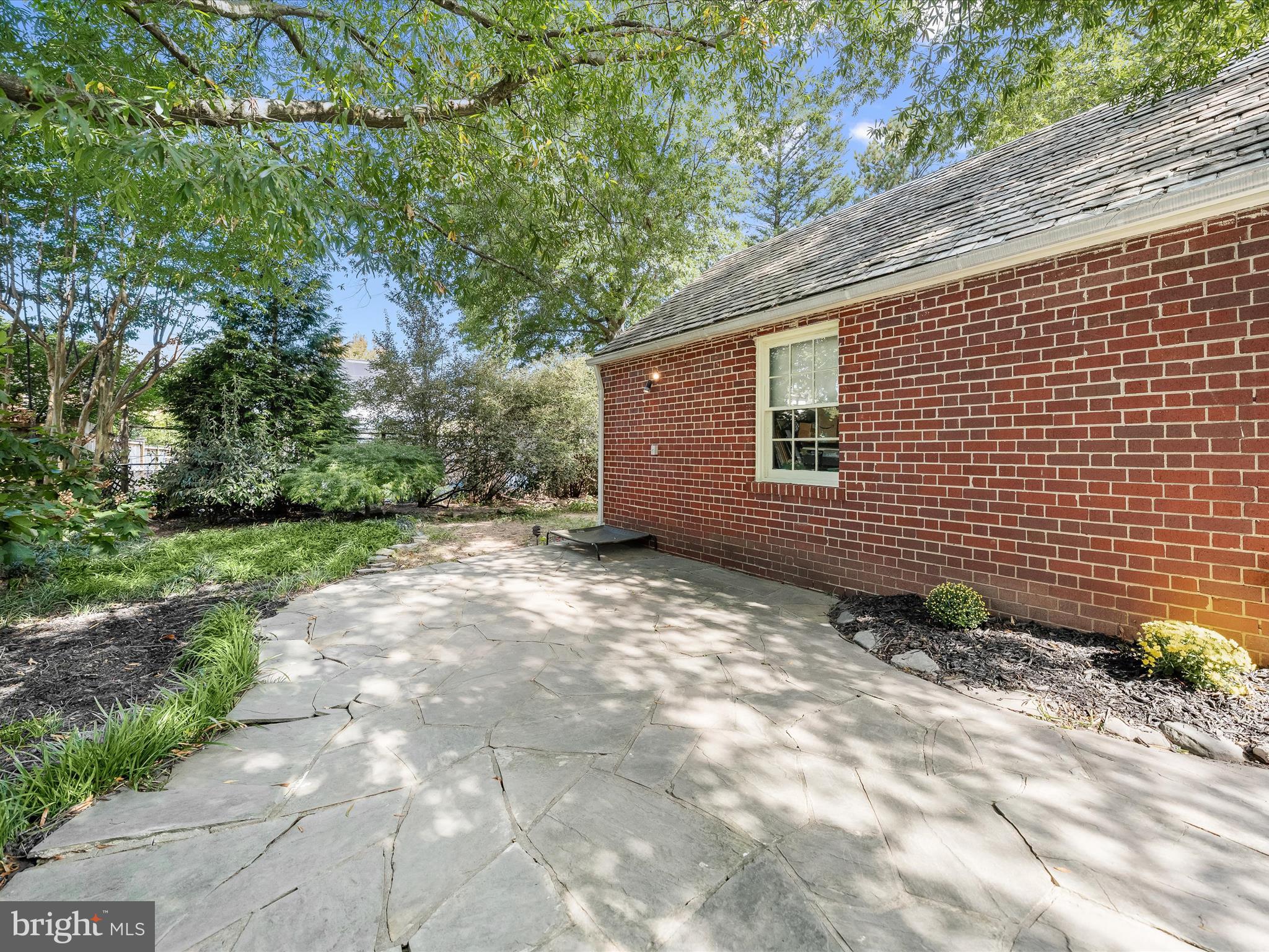 2833 NORTHAMPTON STREET NW