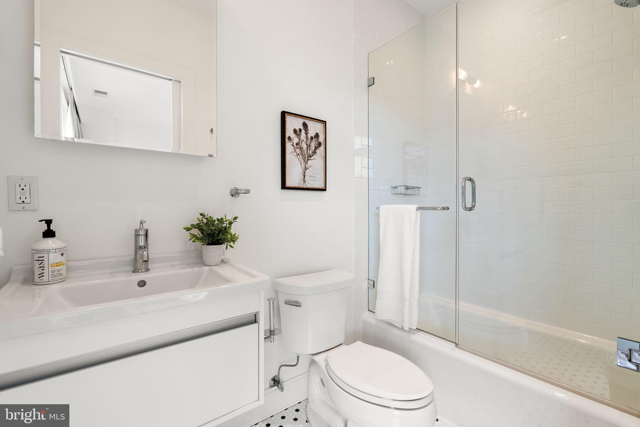 1762 CHURCH STREET NW