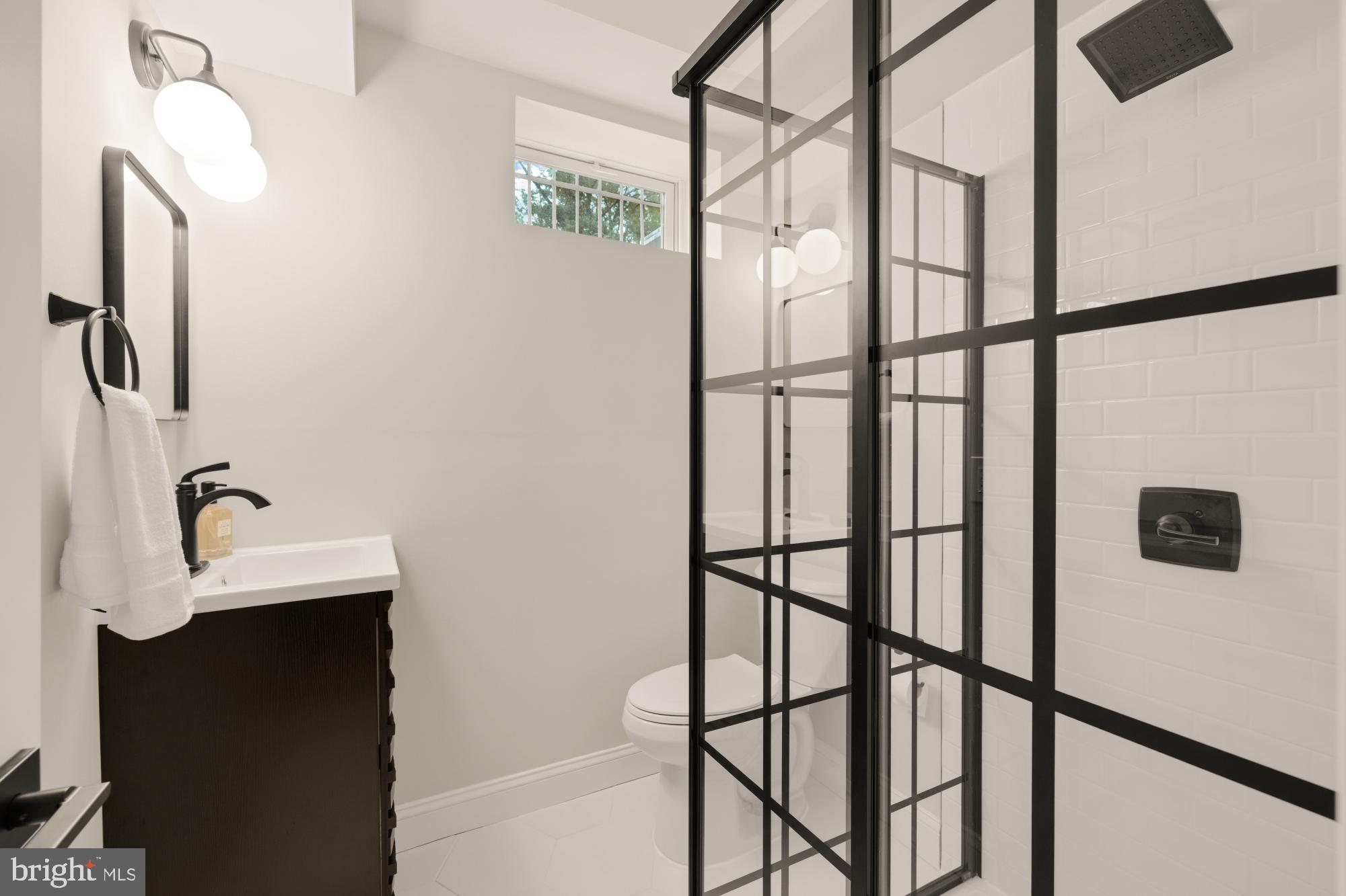 88 SHERIDAN STREET NE