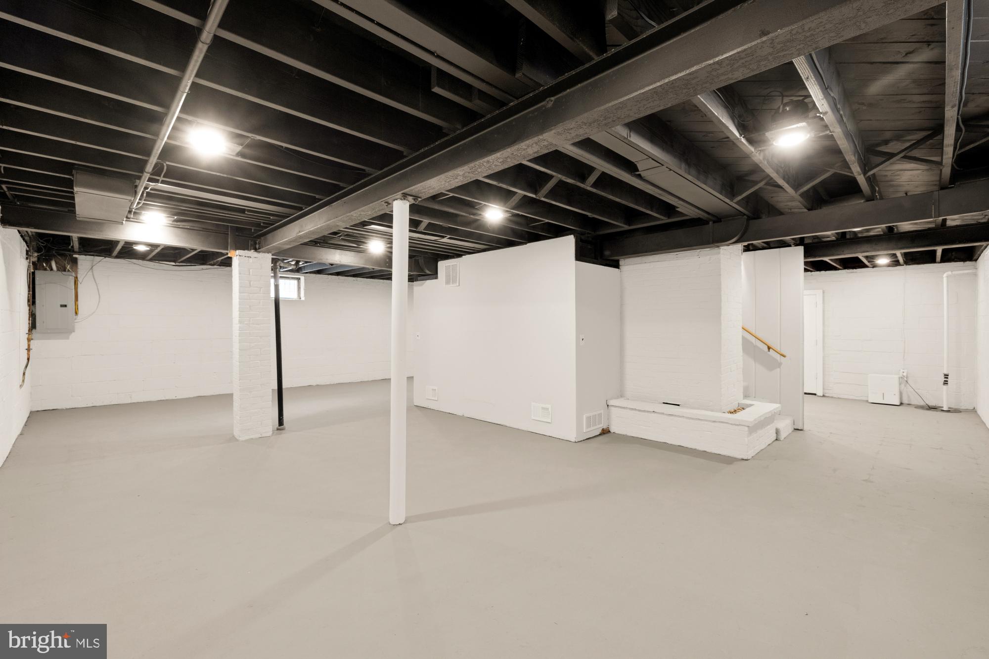 88 SHERIDAN STREET NE