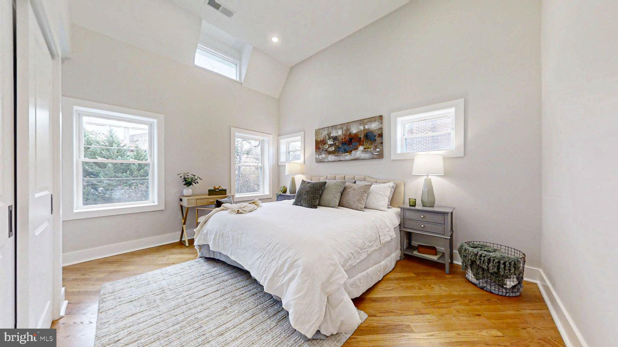 1336 RANDOLPH STREET NE