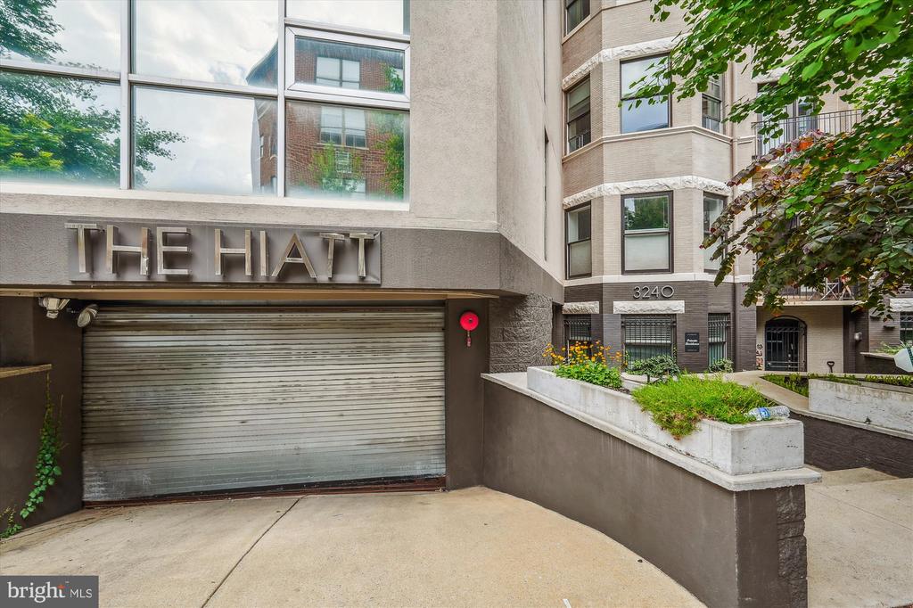 3240 HIATT PLACE NW 4
