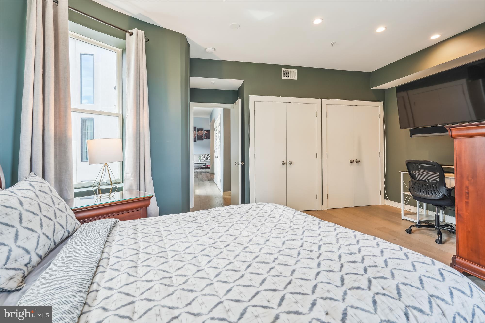 3240 HIATT PLACE NW 4