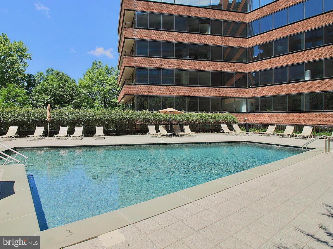 2555 PENNSYLVANIA AVENUE NW 807