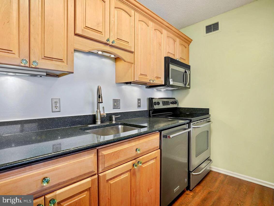 2555 PENNSYLVANIA AVENUE NW 807