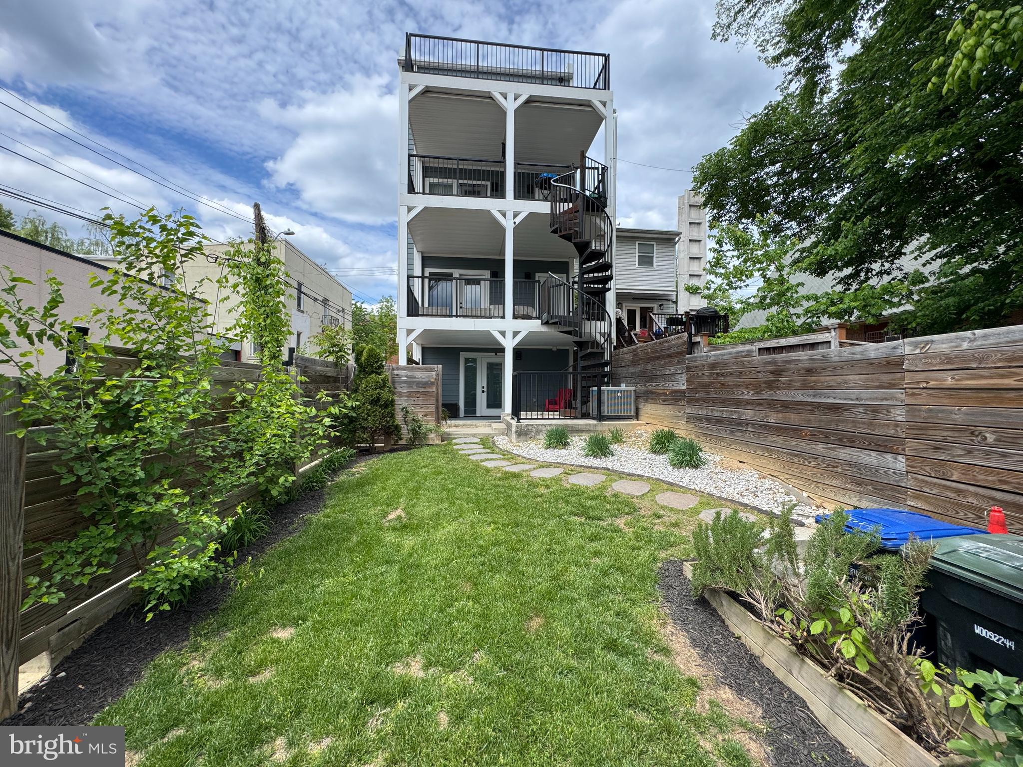 930 MADISON STREET NW 1