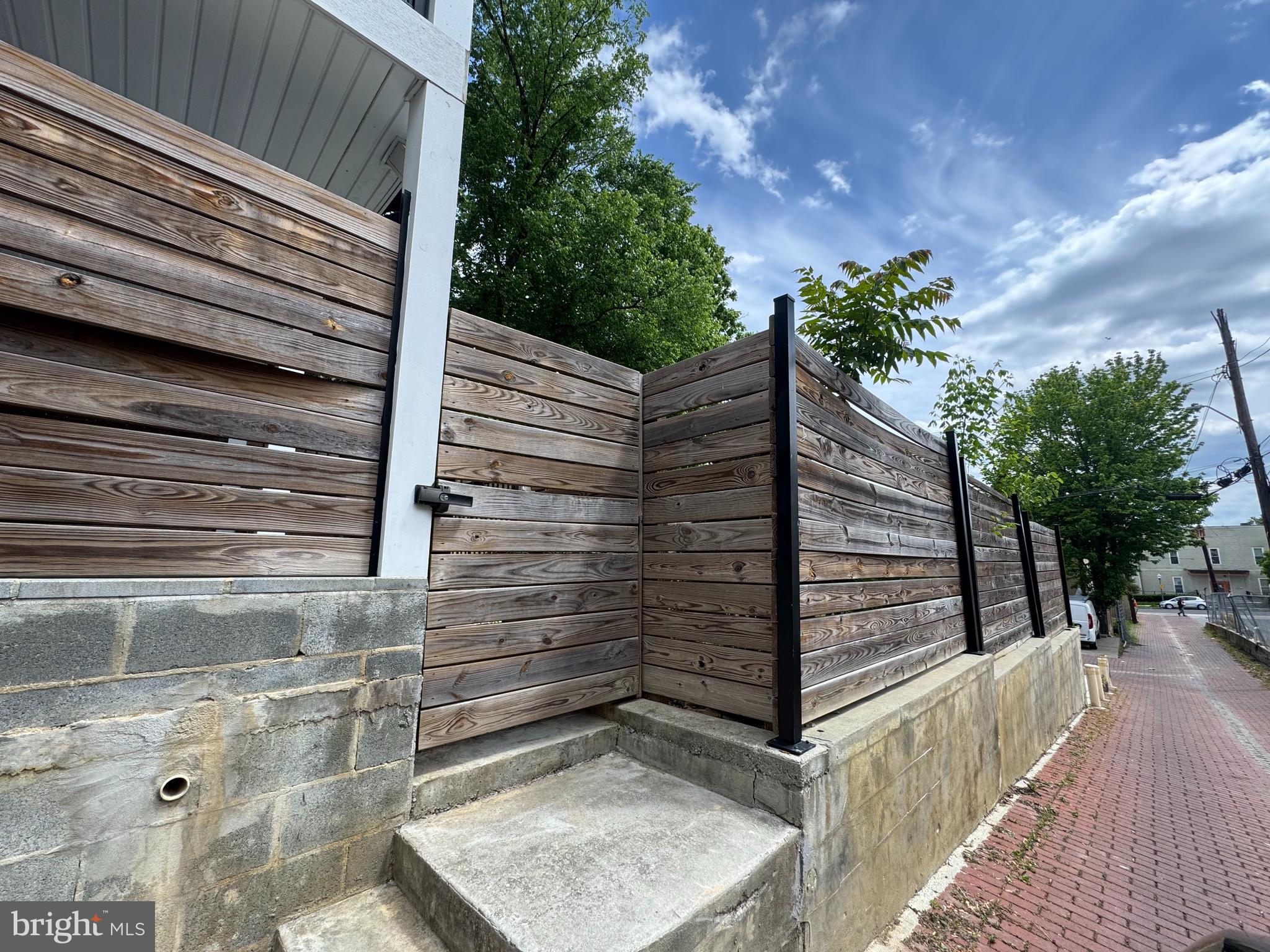 930 MADISON STREET NW 1