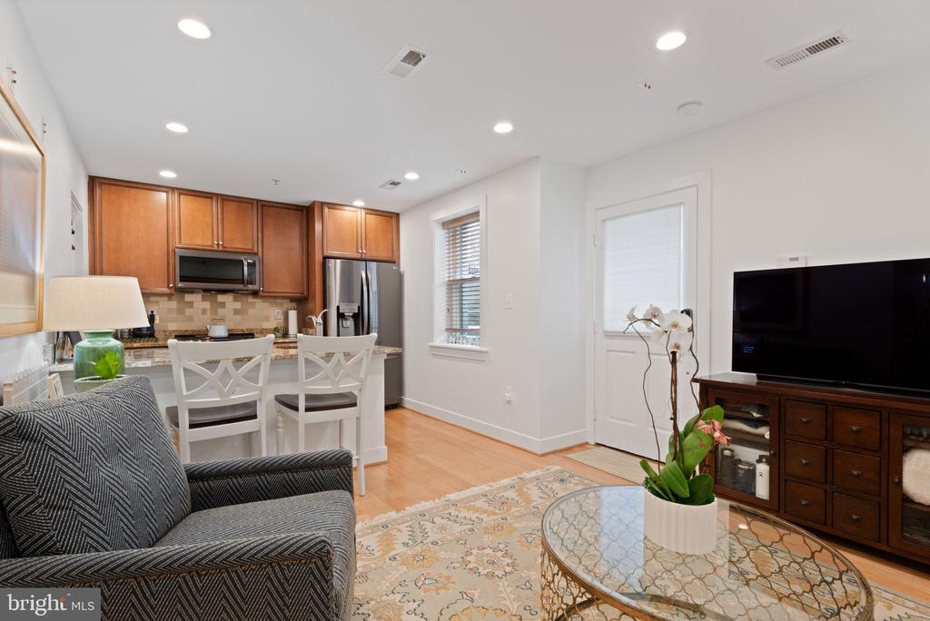 424 E CAPITOL STREET NE 3
