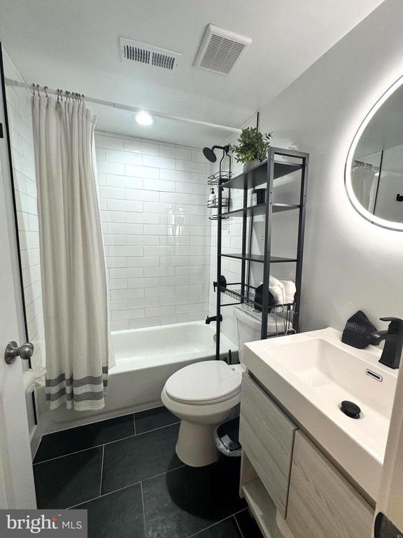 143 13TH STREET NE Unit: B