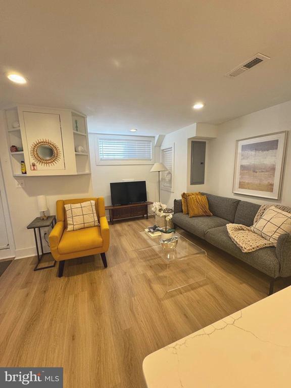 143 13TH STREET NE Unit: B