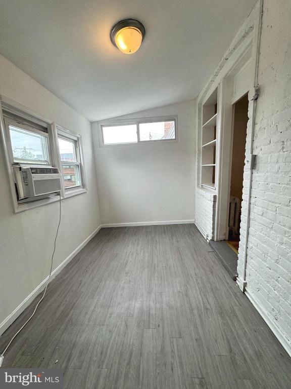 3626 12TH STREET NE Unit: UPPER LEVEL