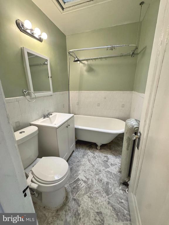 3626 12TH STREET NE Unit: UPPER LEVEL