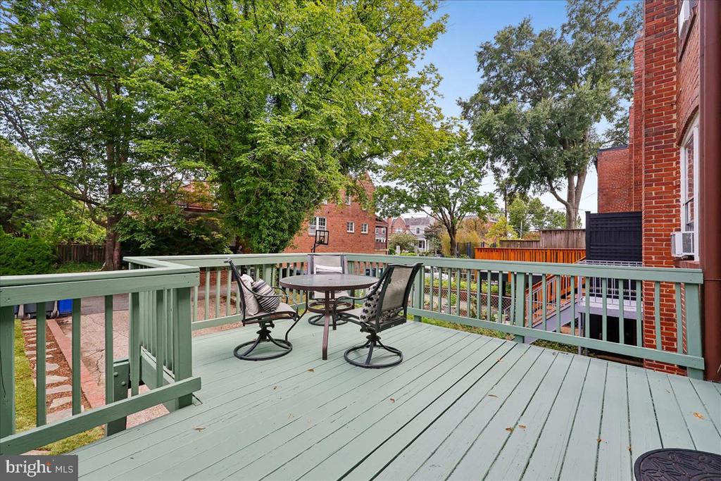 2509 39TH STREET NW