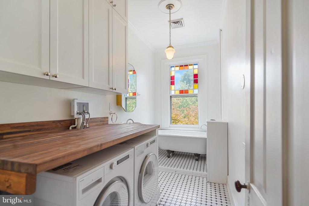 405 CONSTITUTION AVENUE NE Unit: A
