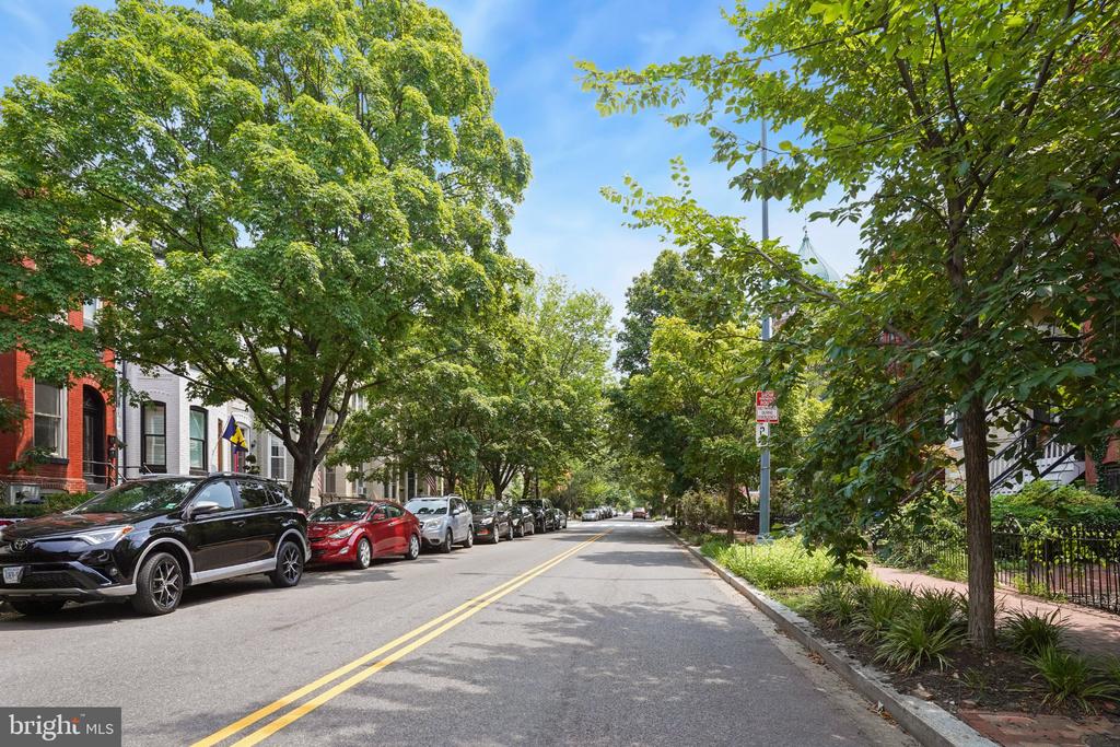 405 CONSTITUTION AVENUE NE Unit: A