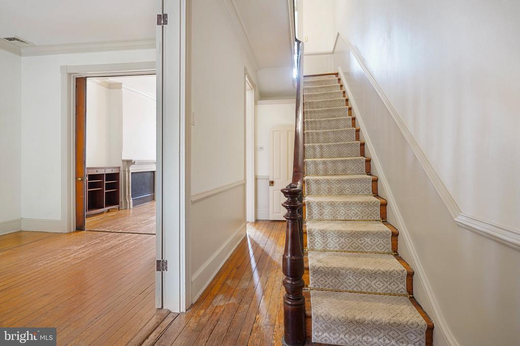 405 CONSTITUTION AVENUE NE Unit: A