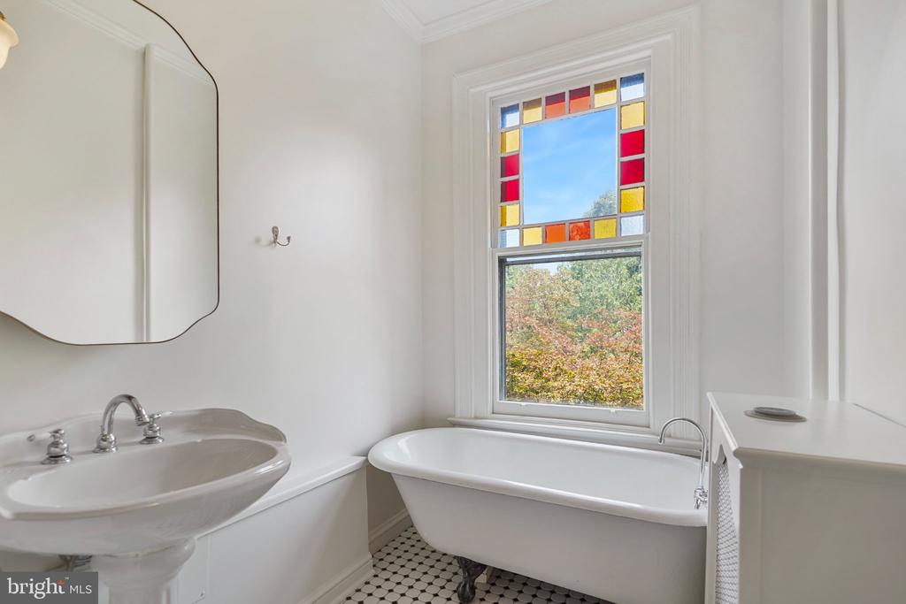 405 CONSTITUTION AVENUE NE Unit: A